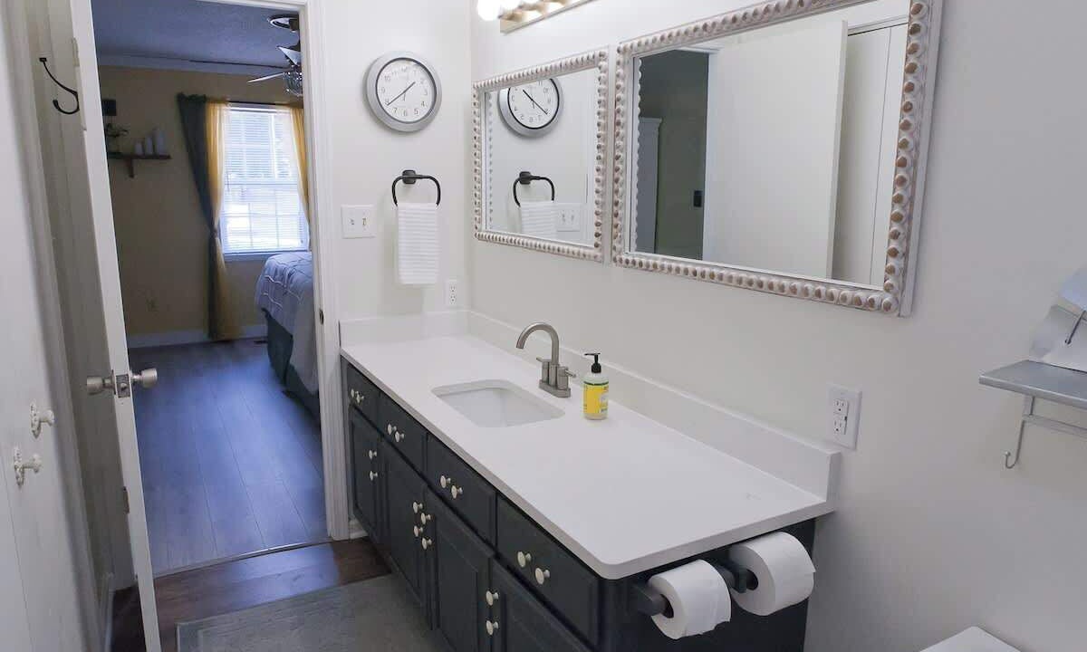 Photo of Bathroom in Idlewild