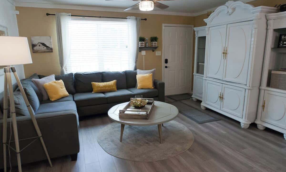 Photo of Livingroom in Idlewild