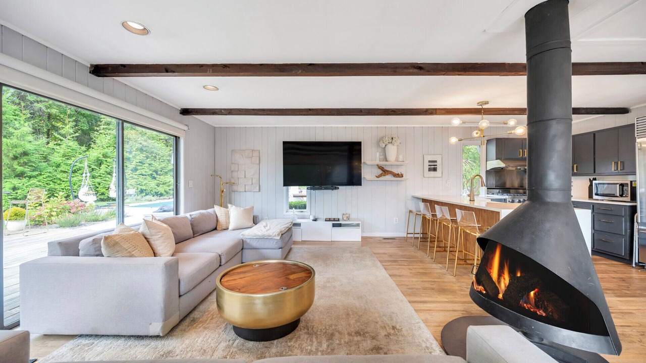 Photo of Livingroom in Shinnecock Hills