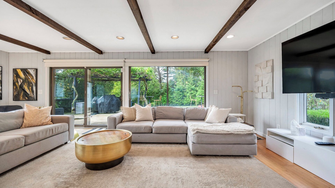 Photo of Livingroom in Shinnecock Hills