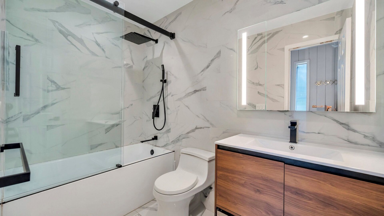 Photo of Bathroom in Shinnecock Hills