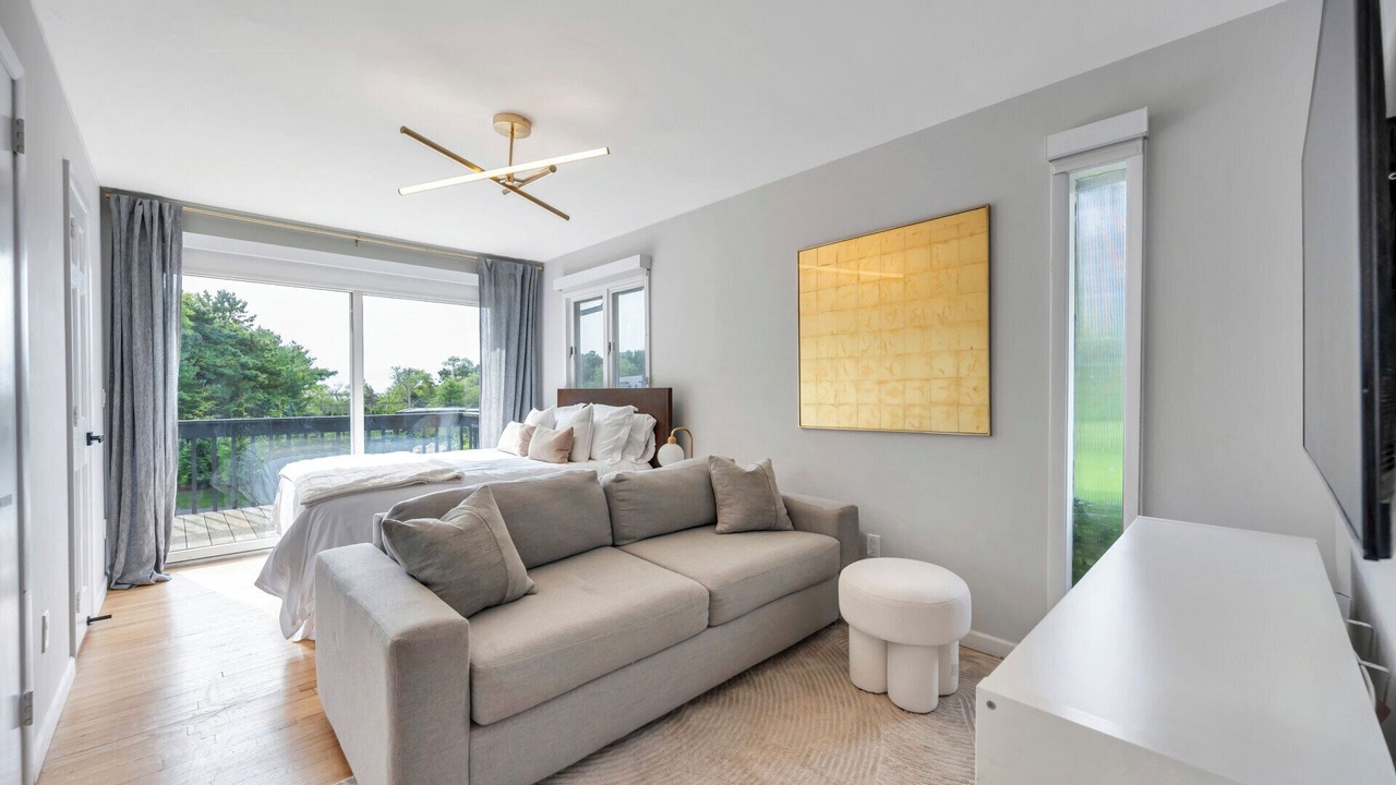 Photo of Livingroom in Shinnecock Hills
