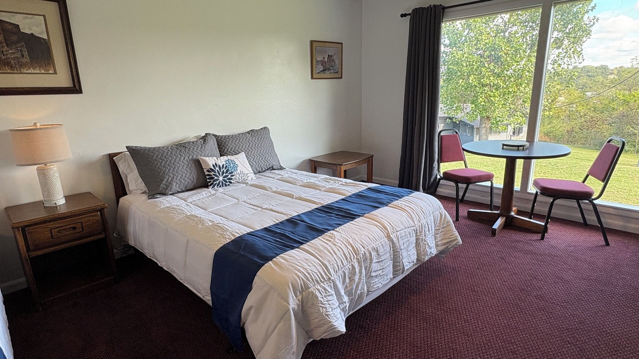 Photo of Bedroom in Bull Shoals