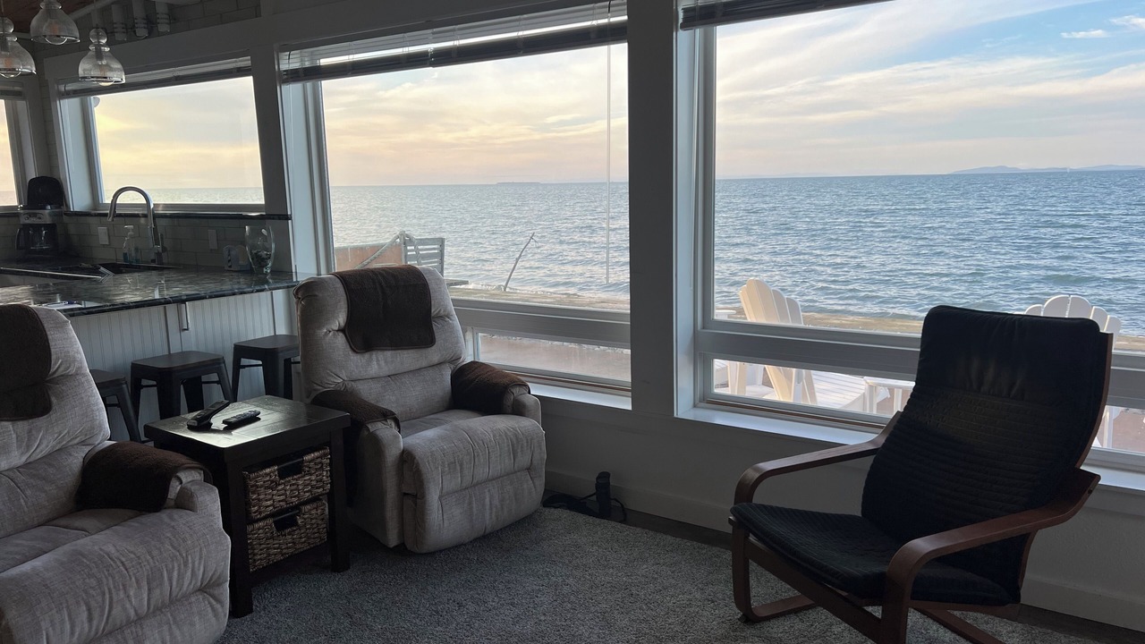 Photo of Bedroom in Oak Harbor