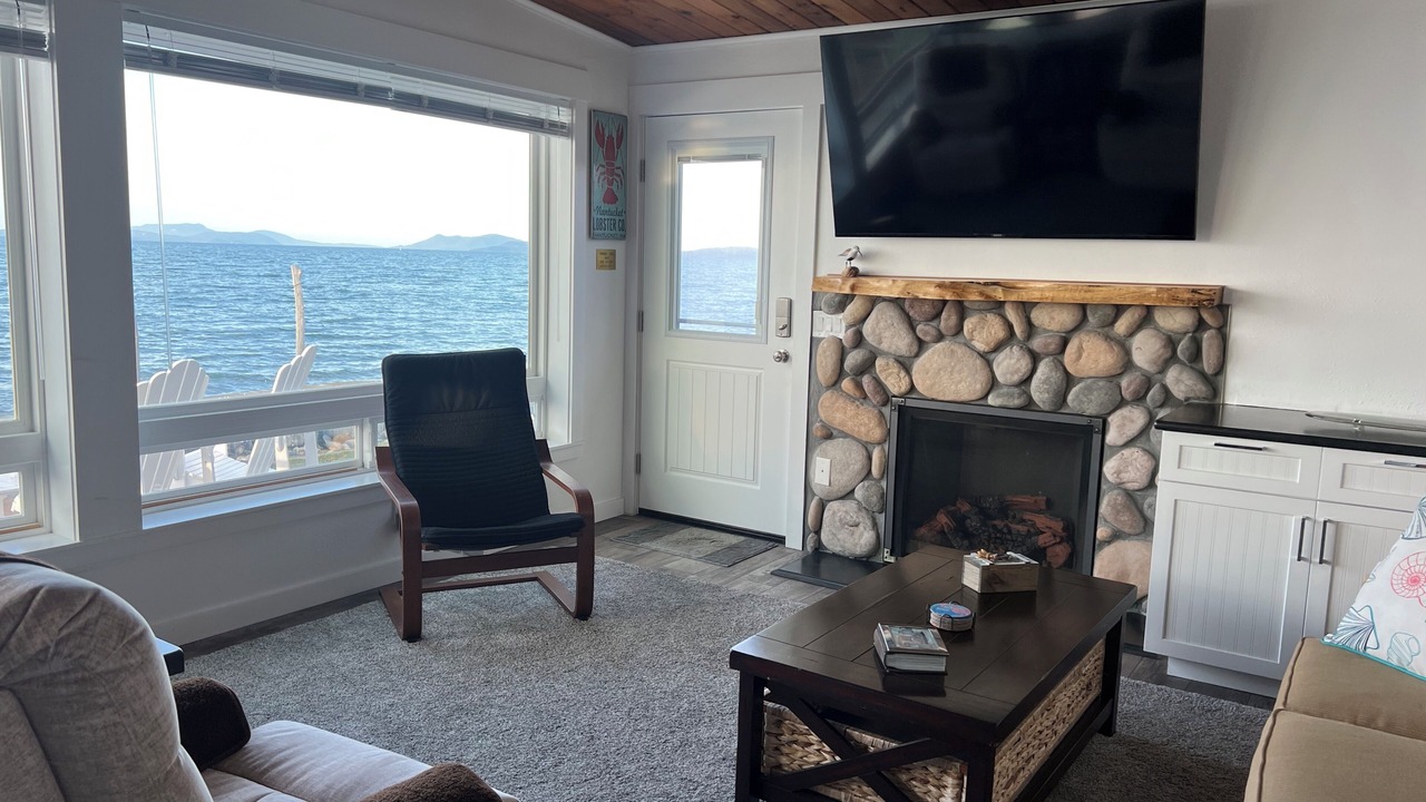 Photo of Livingroom in Oak Harbor