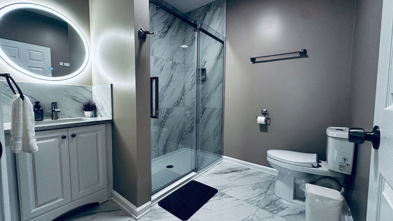 Photo of Bathroom in Downtown Niagara Falls