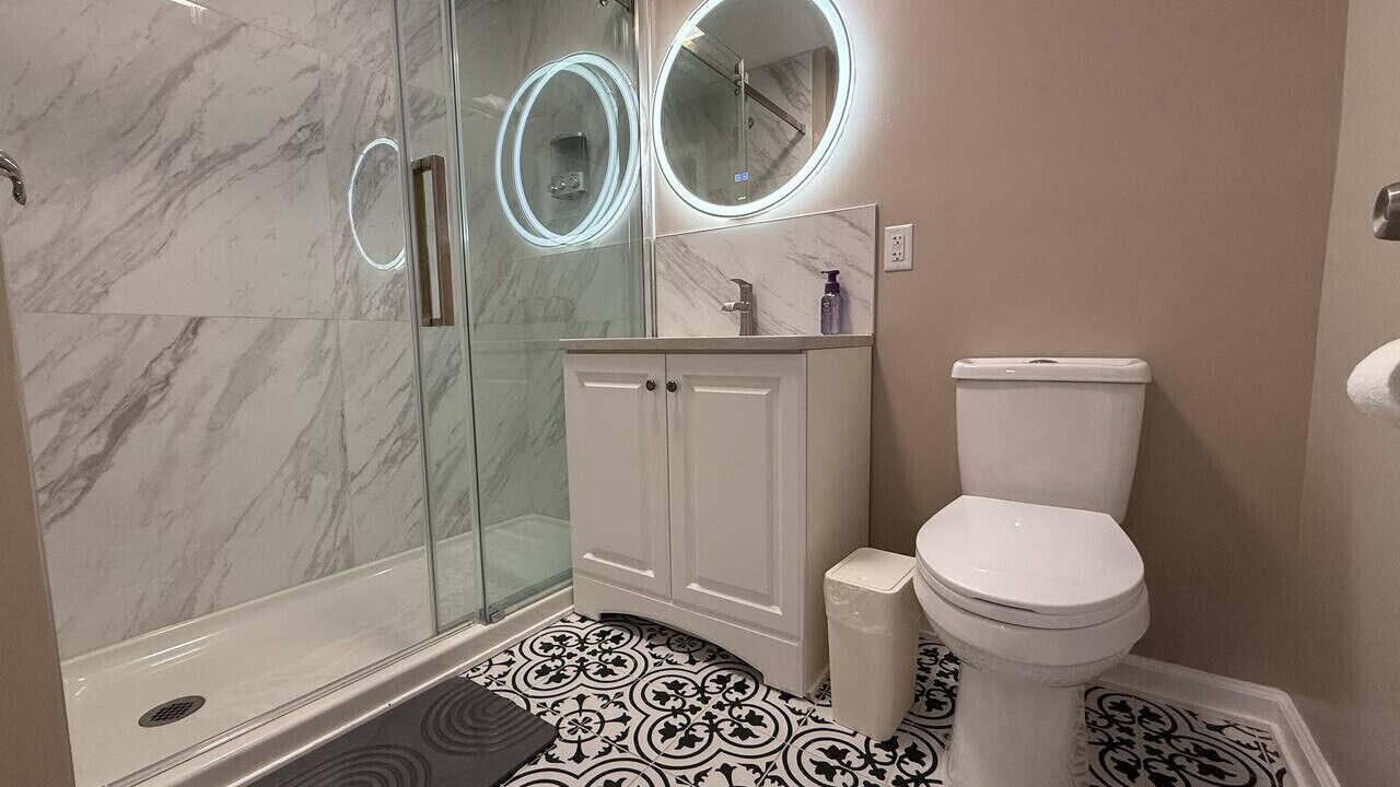 Photo of Bathroom in Downtown Niagara Falls