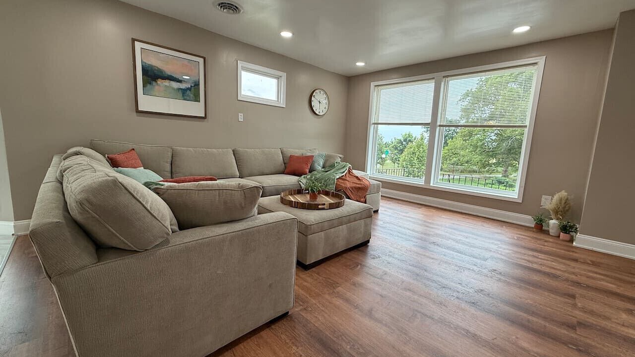 Photo of Livingroom in Downtown Niagara Falls
