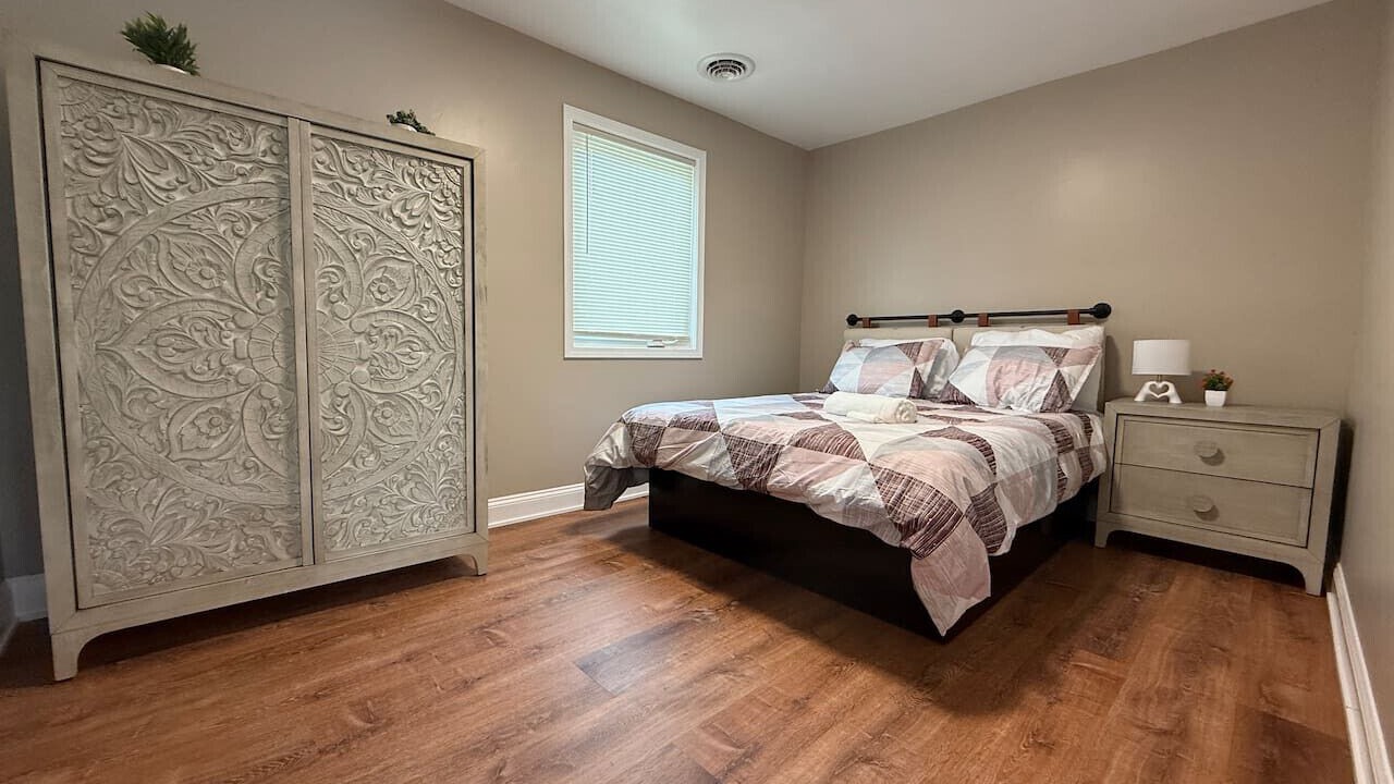 Photo of Bedroom in Downtown Niagara Falls