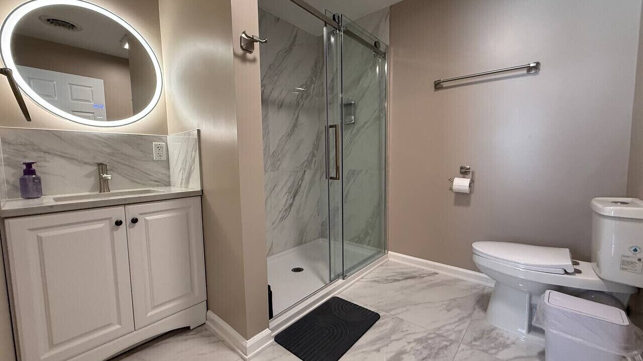 Photo of Bathroom in Downtown Niagara Falls