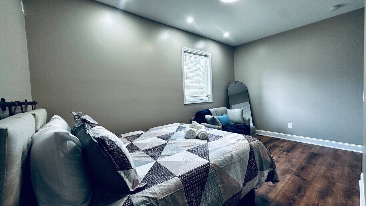 Photo of Bedroom in Downtown Niagara Falls