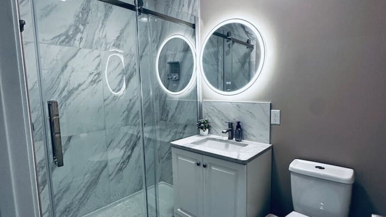 Photo of Bathroom in Downtown Niagara Falls