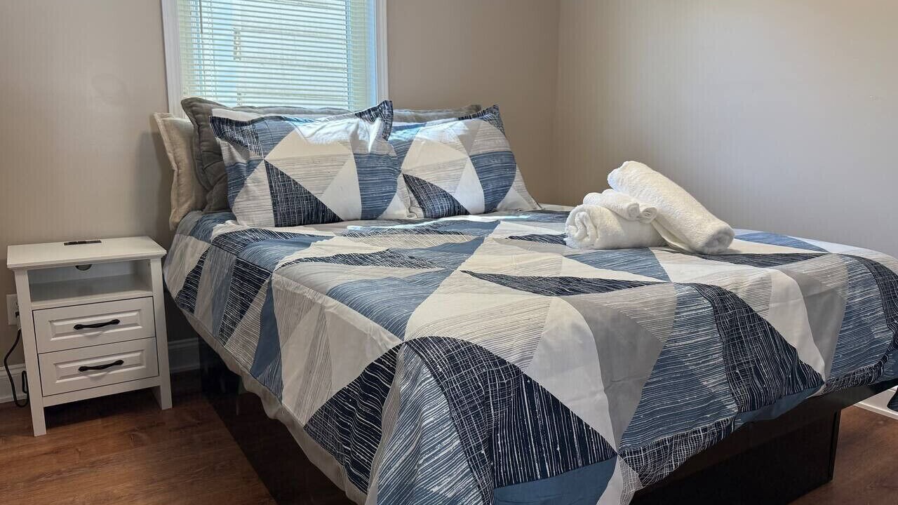 Photo of Bedroom in Downtown Niagara Falls