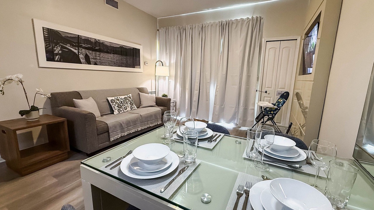 Photo of Livingroom in Florida Center