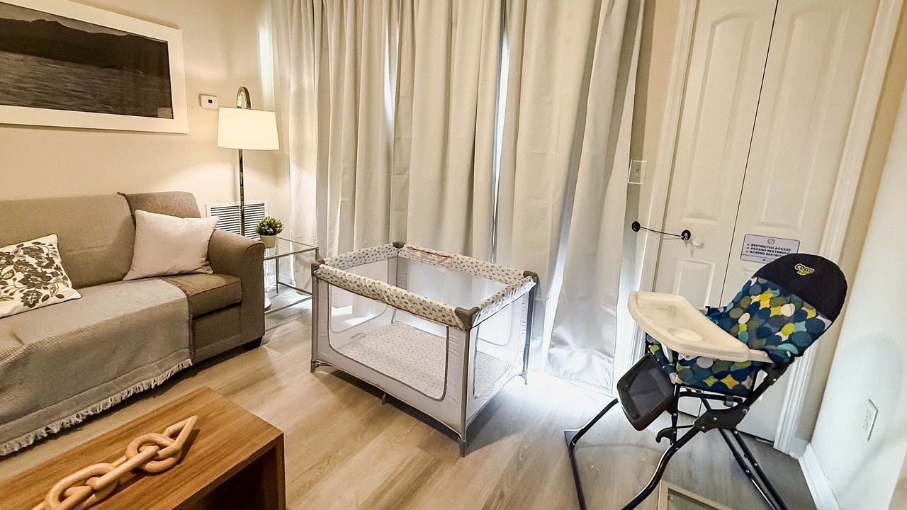 Photo of Livingroom in Florida Center