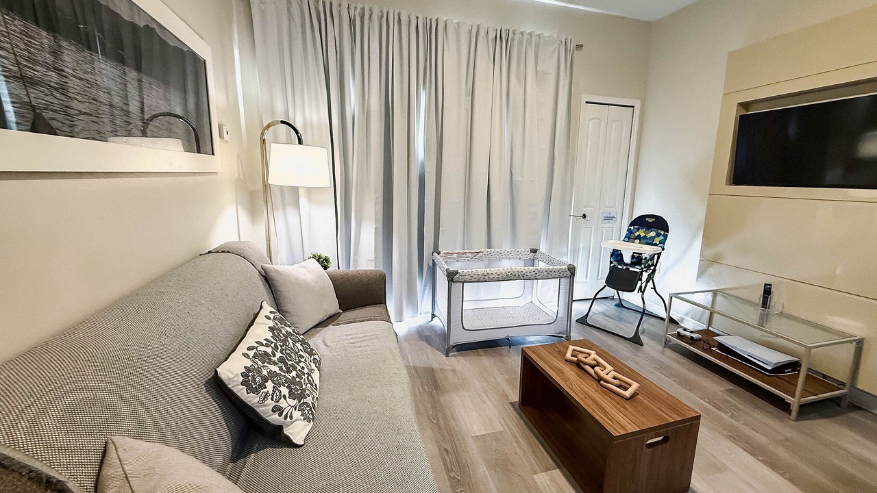 Photo of Livingroom in Florida Center