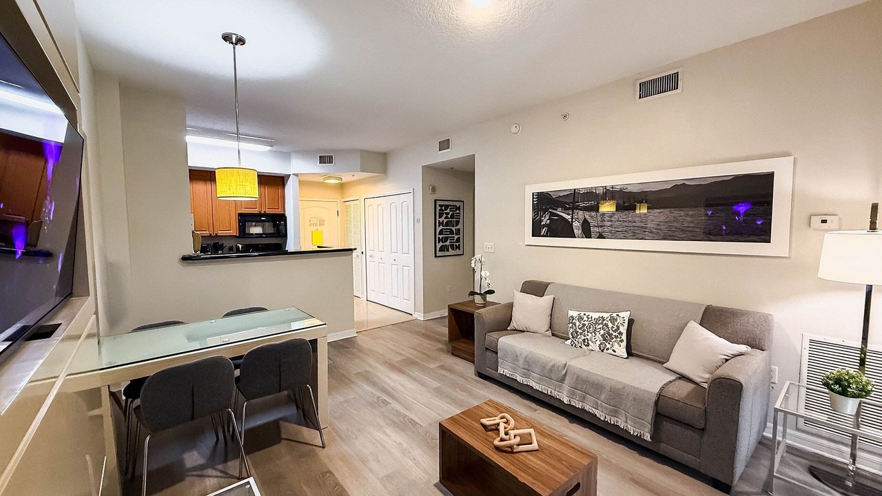 Photo of Livingroom in Florida Center
