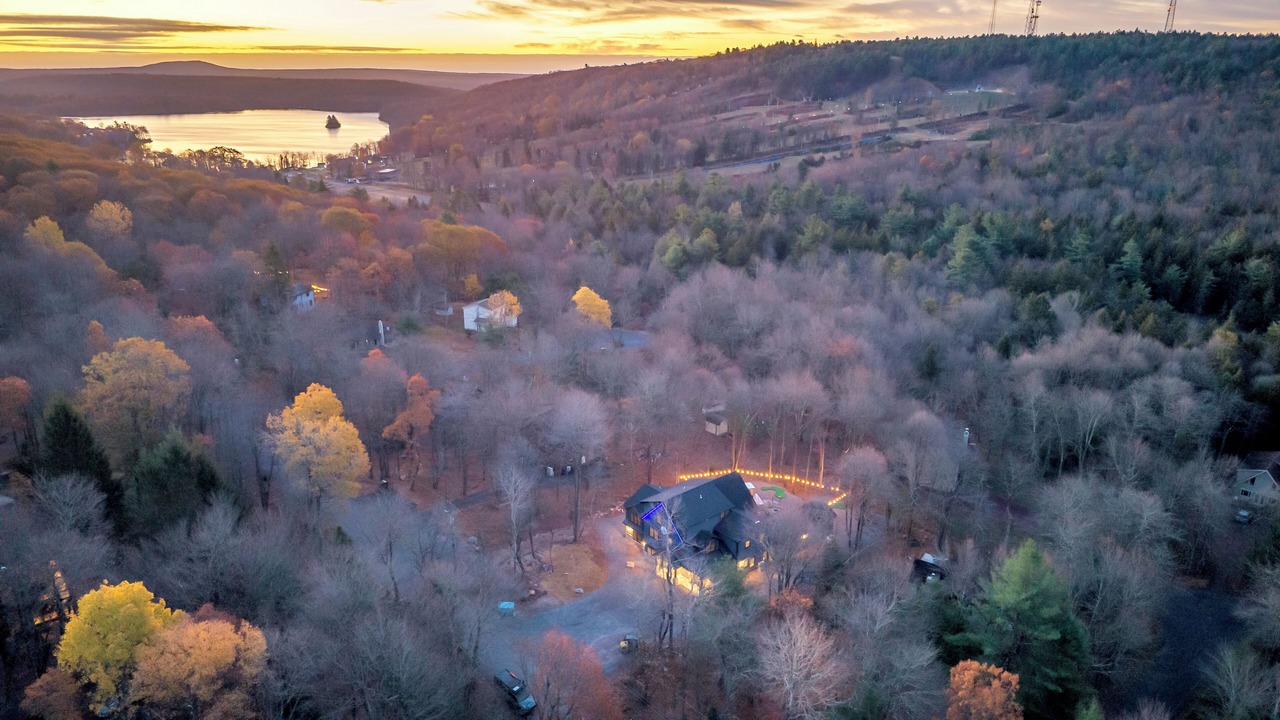 Photo of Outdoor in Lake Harmony Estates