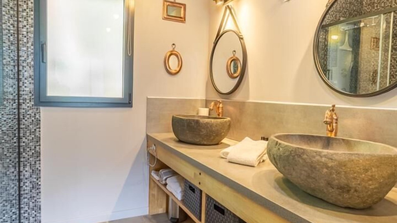 Photo of Bathroom in Novalaise