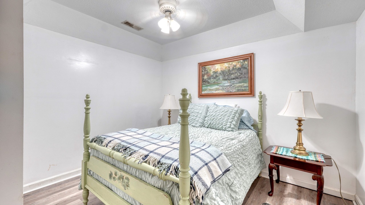 Photo of Bedroom in Hayesville