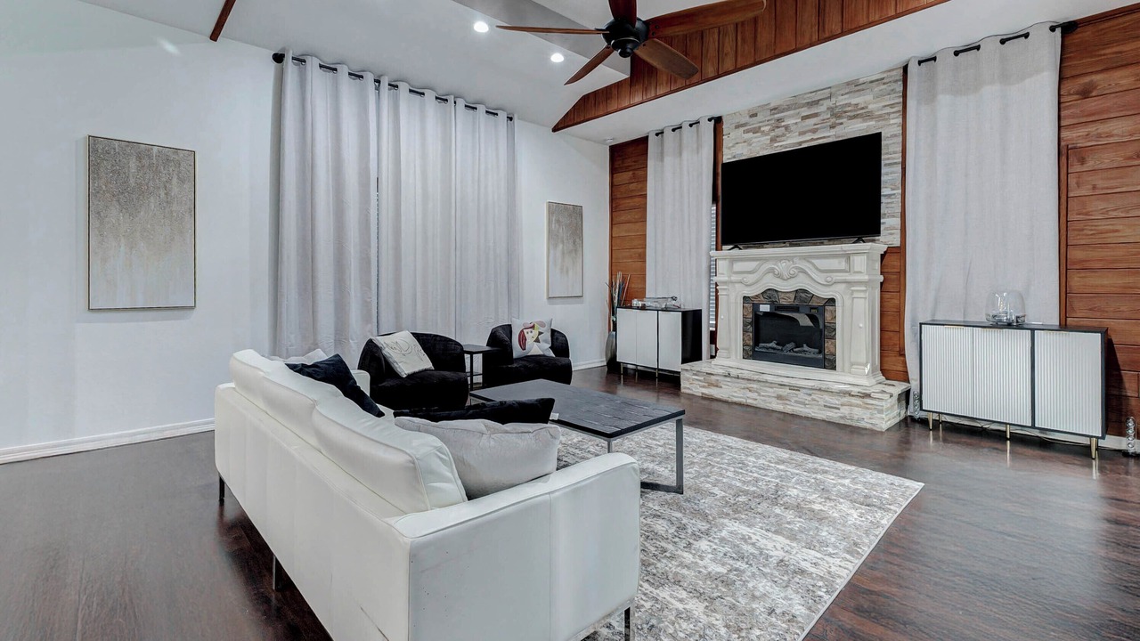 Photo of Livingroom in Houston