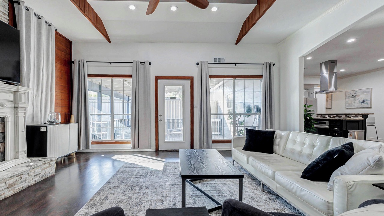 Photo of Livingroom in Houston