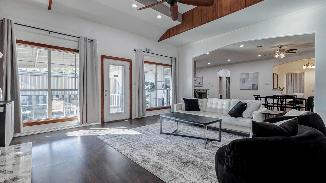 Photo of Livingroom in Houston