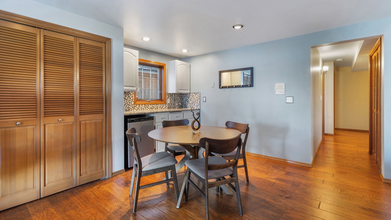 Photo of Others in Bryn Mawr-Skyway