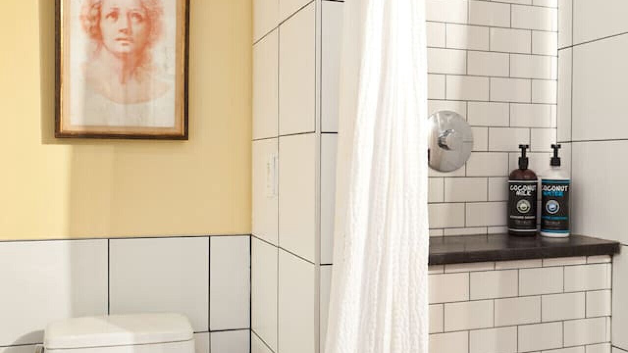 Photo of Bathroom in Mount Vernon Square