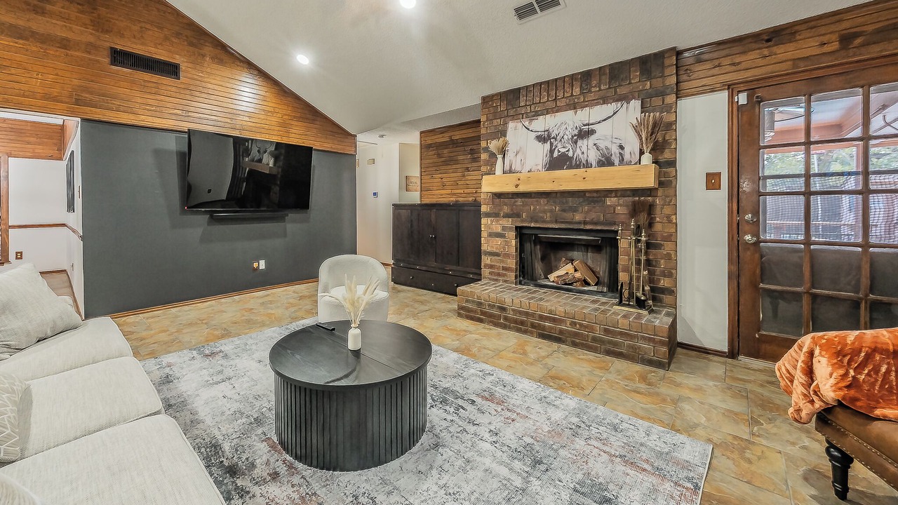 Photo of Livingroom in Grand Prairie