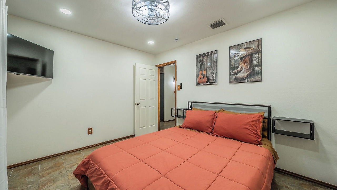 Photo of Bedroom in Grand Prairie