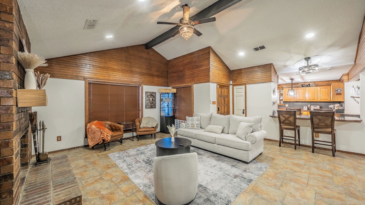 Photo of Livingroom in Grand Prairie
