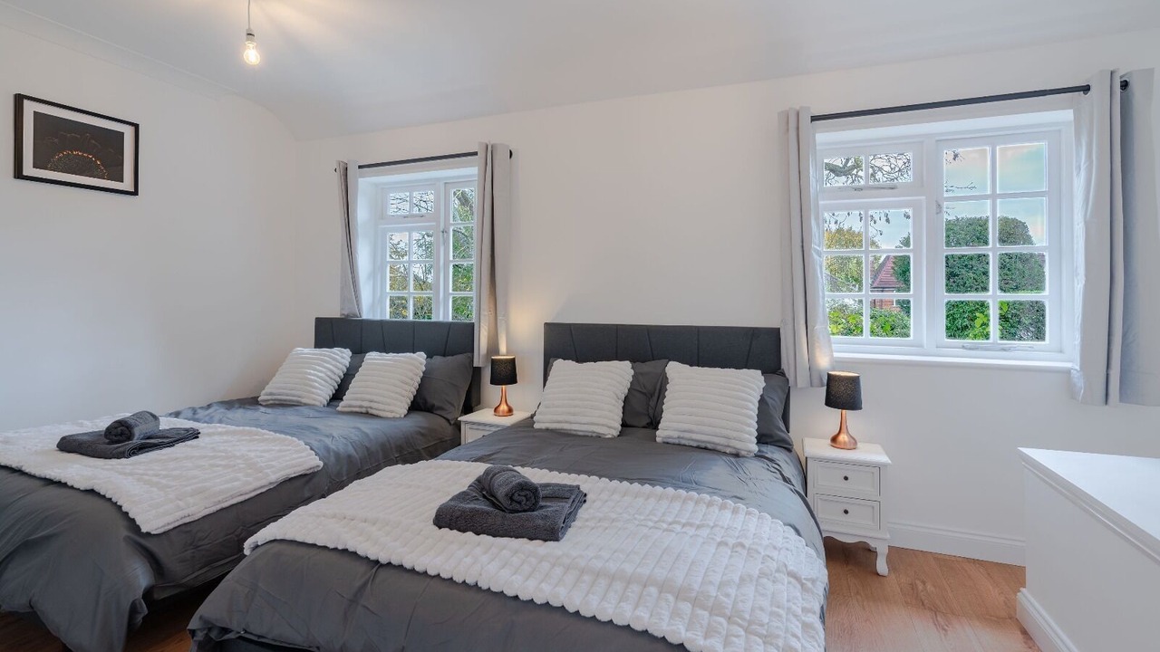 Photo of Others in Roehampton