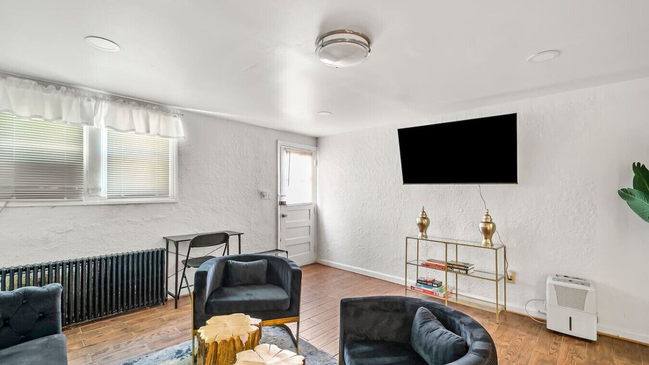 Photo of Livingroom in Takoma Park