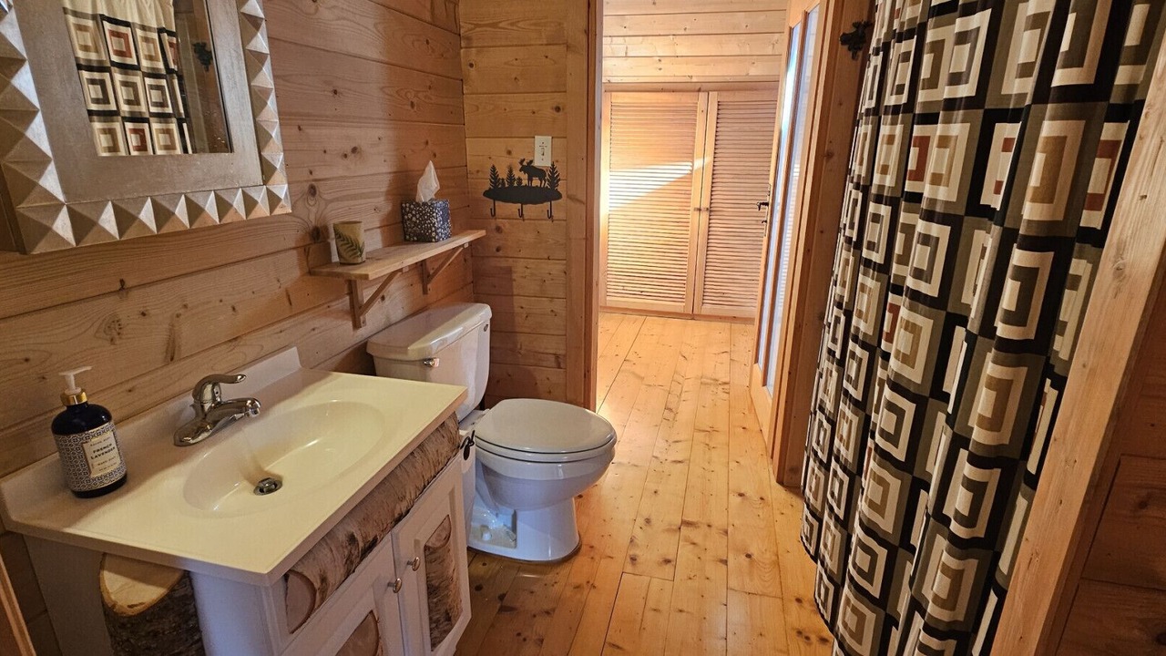 Photo of Bathroom in Beaver Cove
