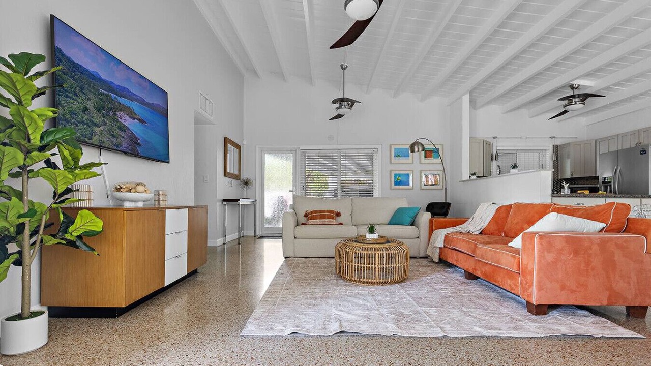 Photo of Livingroom in Wilton Manors