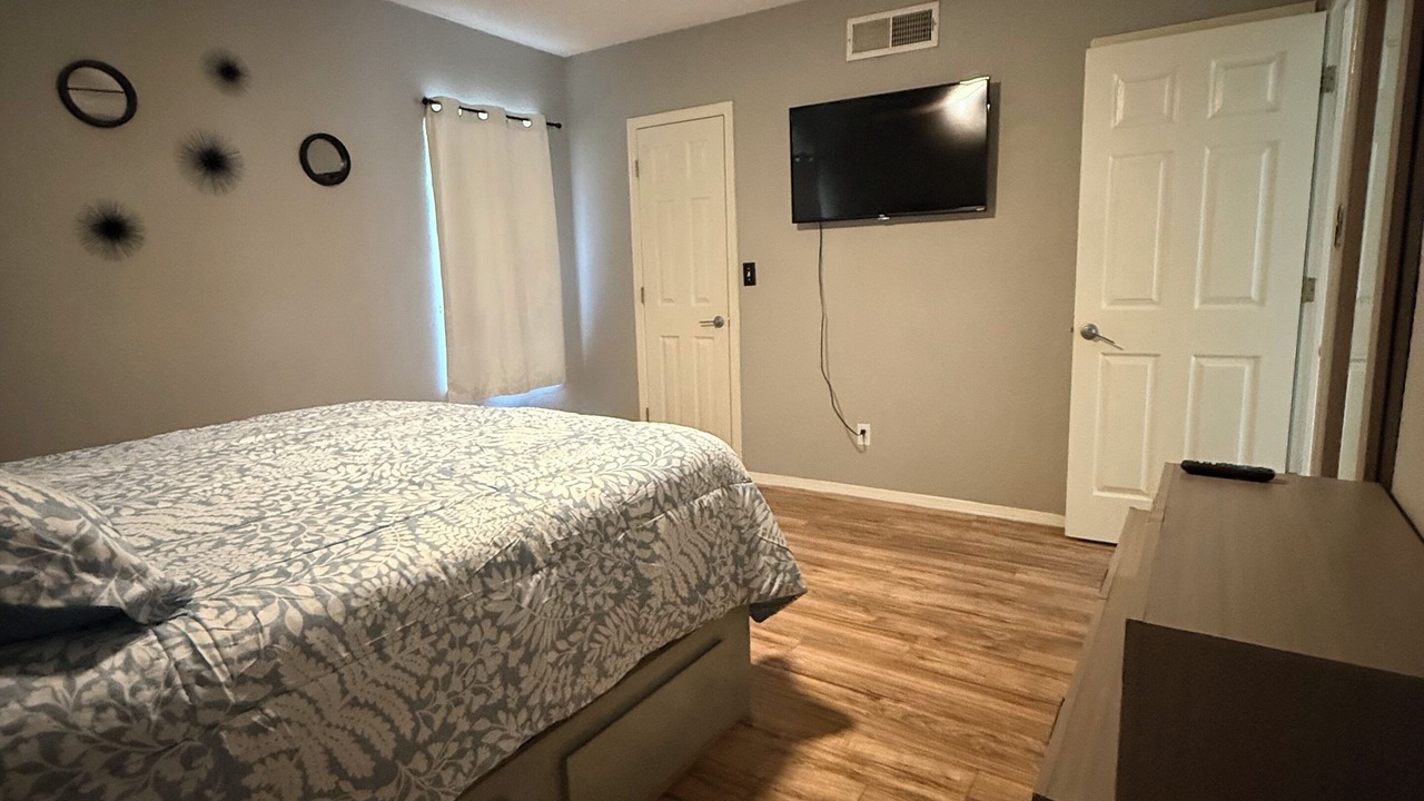 Photo of Bedroom in Biggs Field