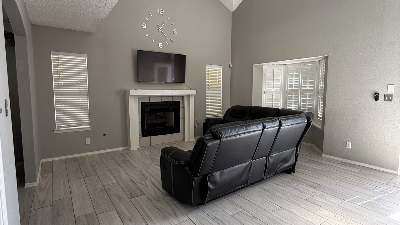 Photo of Livingroom in Biggs Field