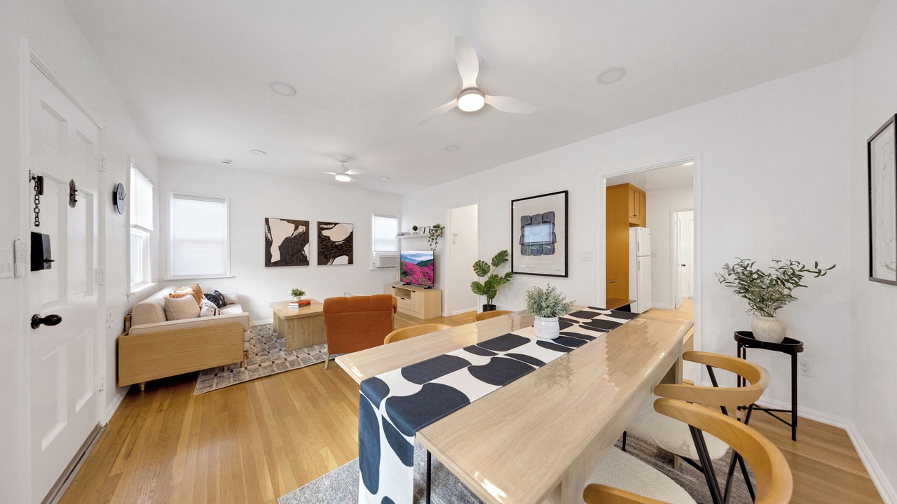 Photo of Livingroom in Mid Central