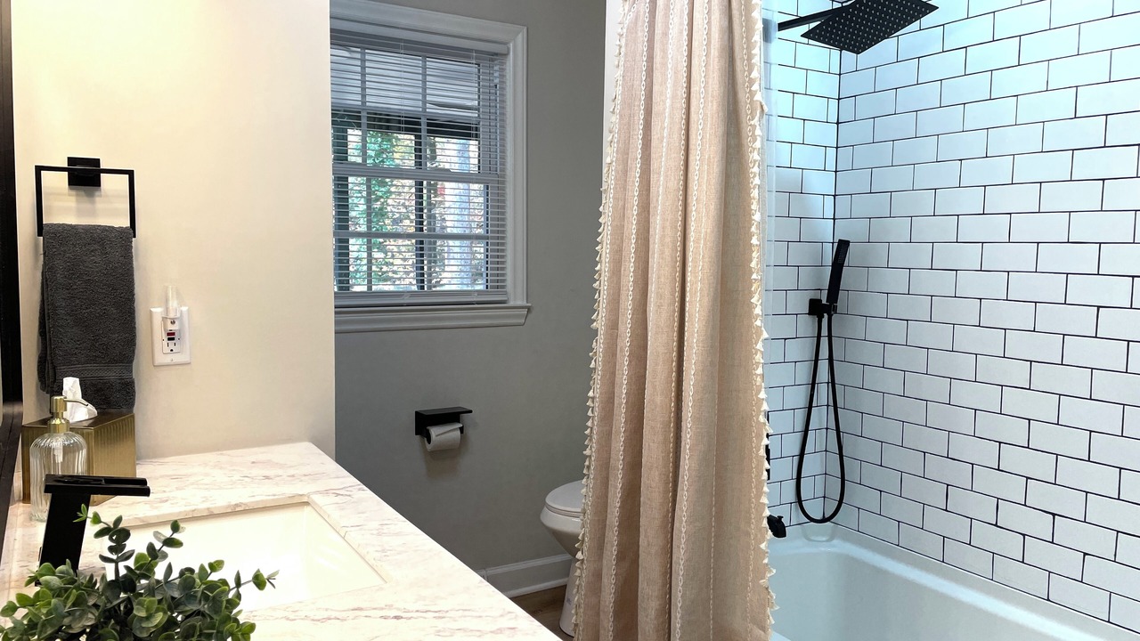 Photo of Bathroom in Green Valley