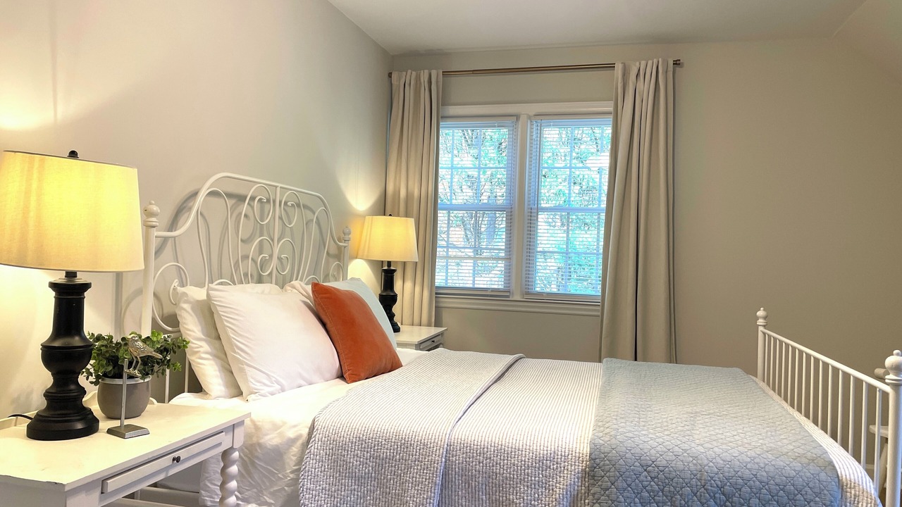Photo of Bedroom in Green Valley