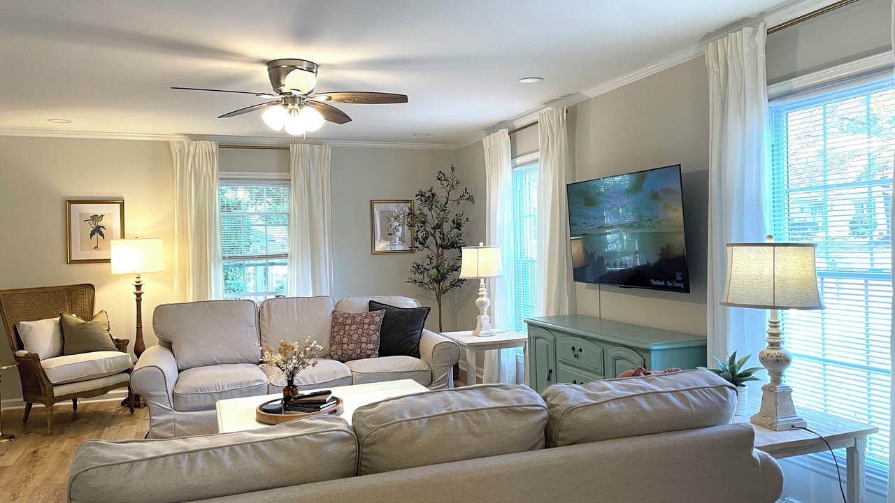 Photo of Livingroom in Green Valley
