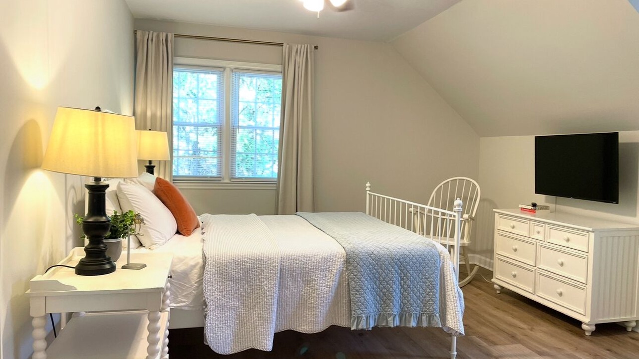 Photo of Bedroom in Green Valley
