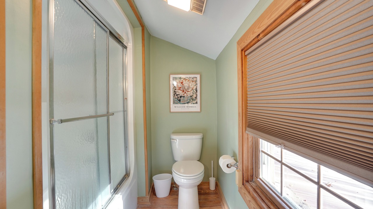 Photo of Bathroom in Murray