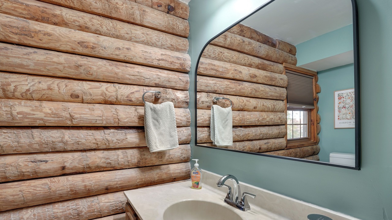 Photo of Bathroom in Murray