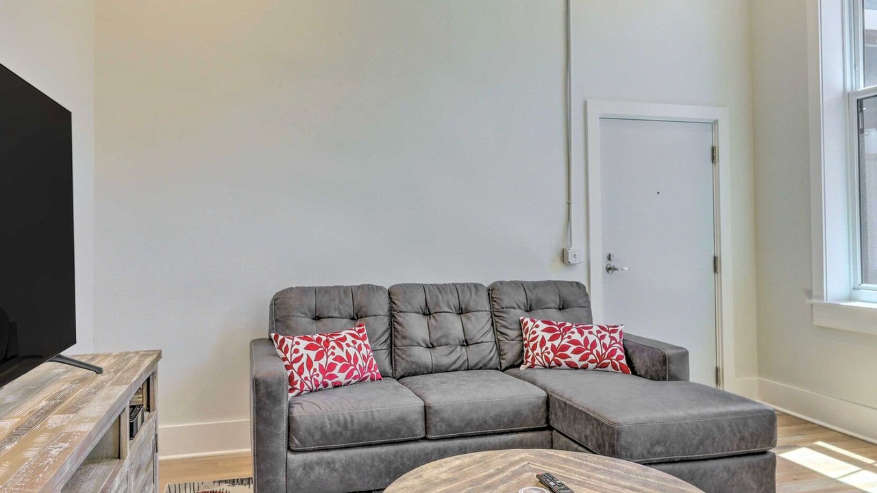 Photo of Livingroom in Central Business District