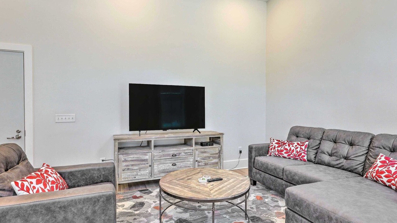 Photo of Livingroom in Central Business District