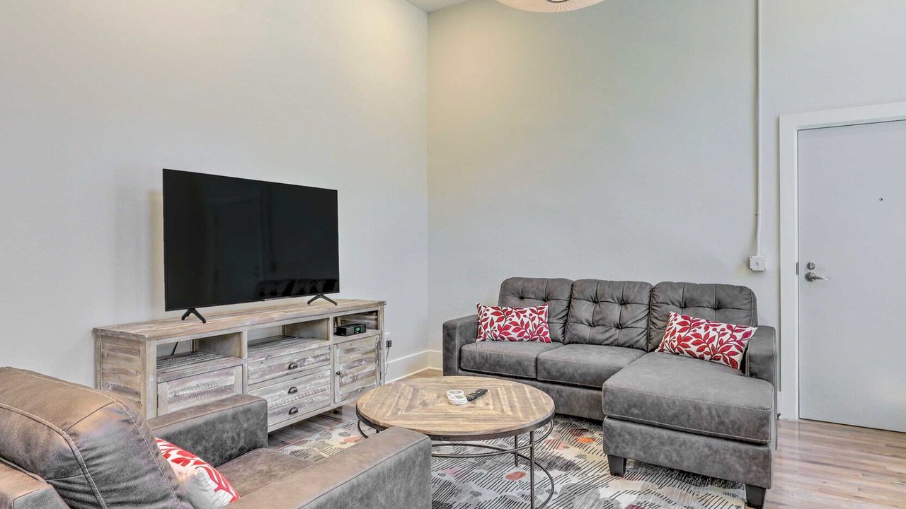 Photo of Livingroom in Central Business District