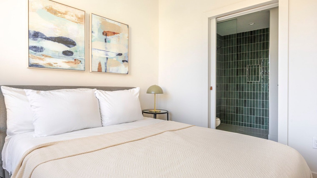 Photo of Bedroom in East Hollywood
