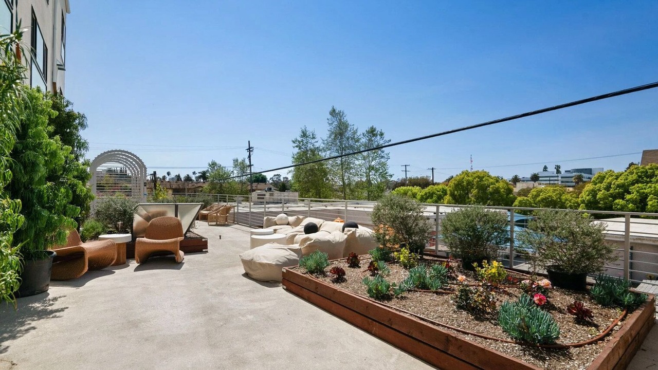 Photo of Patio Balcony in East Hollywood